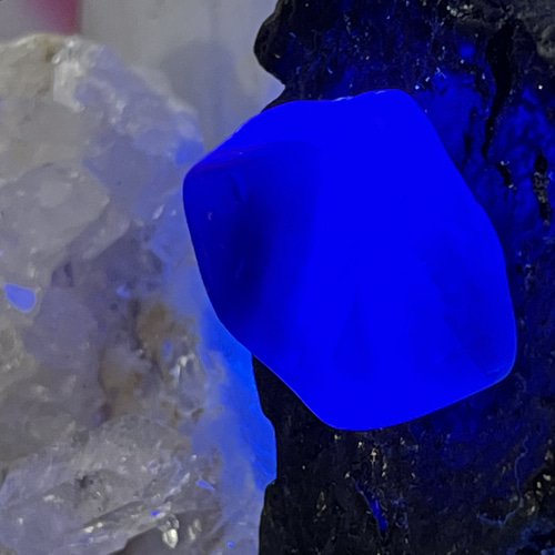 バイカラー✿*:・ レインボー フローライト 蛍石 ミニ原石 幾何学