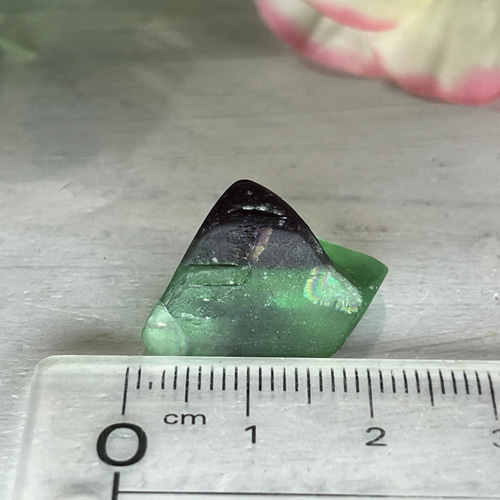 バイカラー✿*:・ レインボー フローライト 蛍石 ミニ原石 幾何学