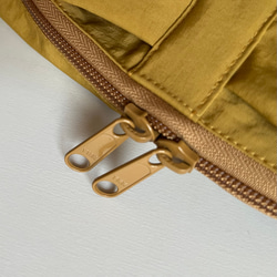 【受注生産】〈秋の新色〉旅行やフェスにも◎ 撥水加工・軽量 ・ダブルファスナーフリルショルダーバッグ ・M・マスタード 7枚目の画像