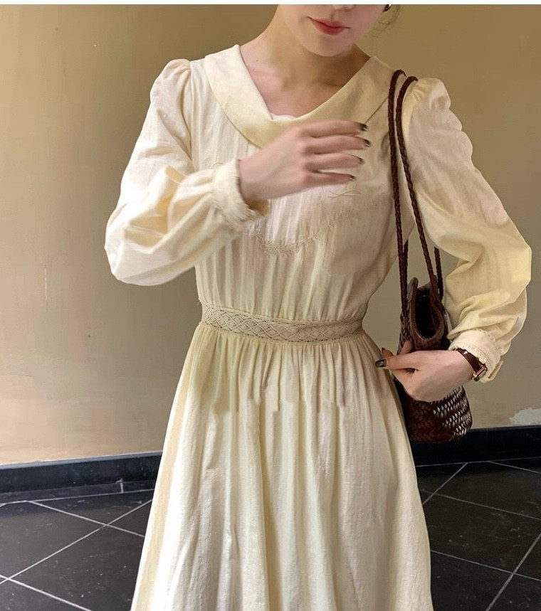 デコルテネック刺繍付き　長袖ロングワンピース　ウエストリボン　ポケット付き【春秋冬】アイボリー