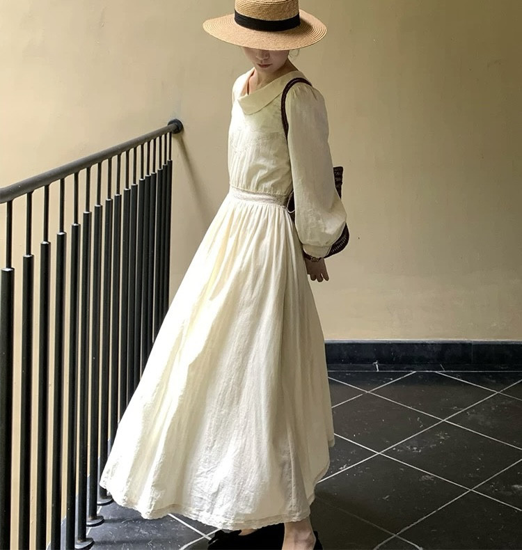 デコルテネック刺繍付き　長袖ロングワンピース　ウエストリボン　ポケット付き【春秋冬】アイボリー