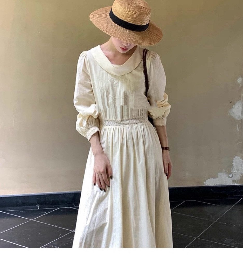 デコルテネック刺繍付き　長袖ロングワンピース　ウエストリボン　ポケット付き【春秋冬】アイボリー