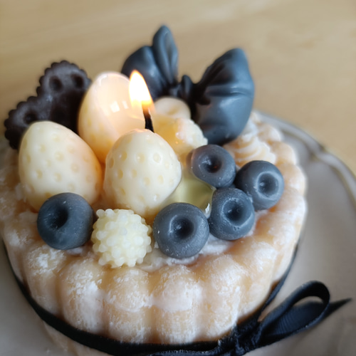 誕生日やお祝い、推し活に☆シャルロットケーキキャンドル《モノクロ