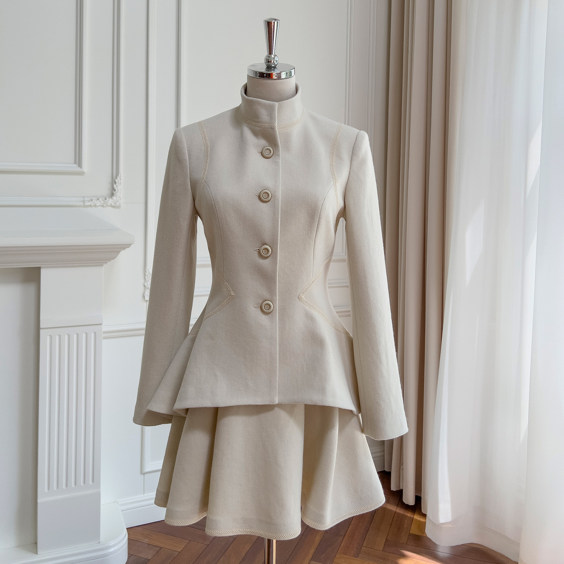 秋冬上下セット ウェディングドレス パーティー 通勤 長袖 ベージュ シンプル 高級感 上品 韓国風 お呼ばれ 8478