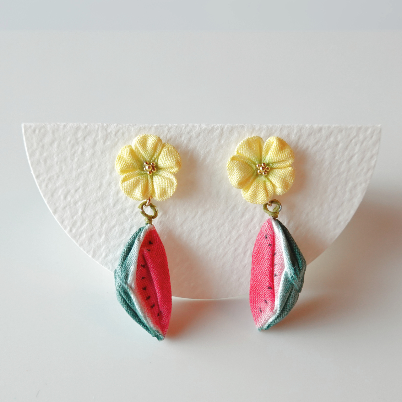 つまみ細工「スイカのピアス・イヤリング」