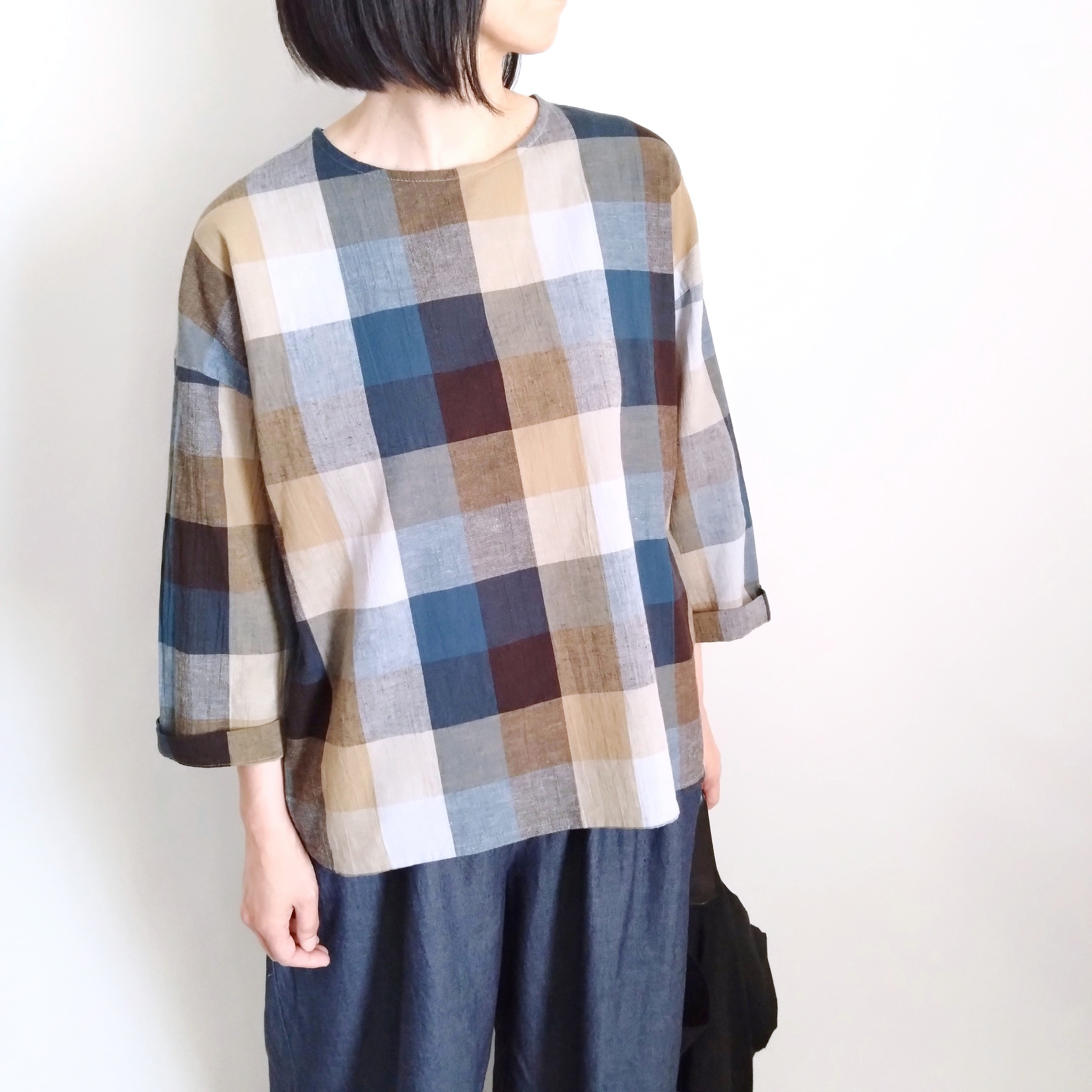 再販！× 12  新！多色ブロックチェックのトップ  コットンリネン  たてワッシャー  ネイビー系
