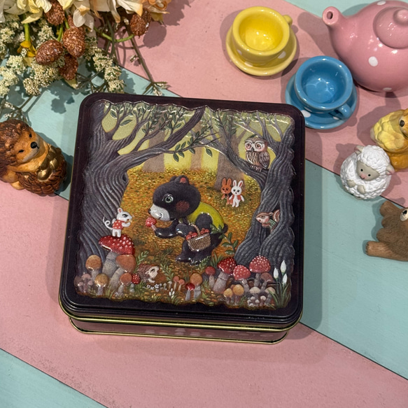 季節限定＊くまときのこ缶　アイシングクッキー缶 2枚目の画像