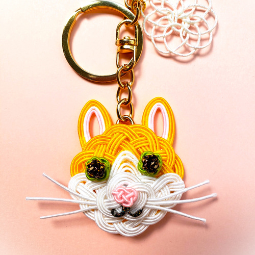 水引のキーホルダーハチワレ猫（黄色）と毛糸玉 その他アクセサリー