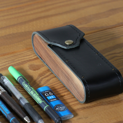 レザーとブラックウォルナット材を使ったペンケース 筆箱 本革 天然木