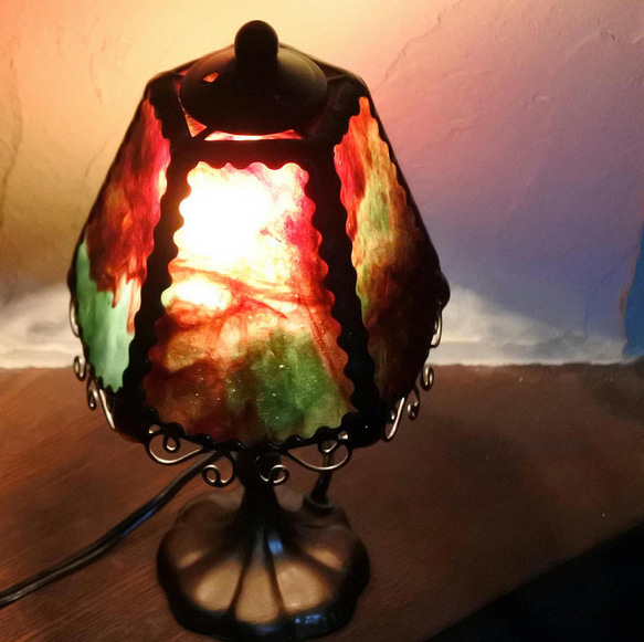 一点物 早い者勝ち! 小振りなテーブルランプ ステンドグラス ランプ 照明 卓上 スタンド ギフト 9枚目の画像