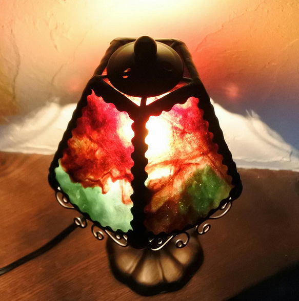 一点物 早い者勝ち! 小振りなテーブルランプ ステンドグラス ランプ 照明 卓上 スタンド ギフト 6枚目の画像