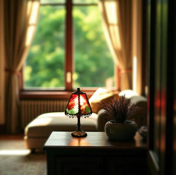 一点物 早い者勝ち! 小振りなテーブルランプ ステンドグラス ランプ 照明 卓上 スタンド ギフト 2枚目の画像