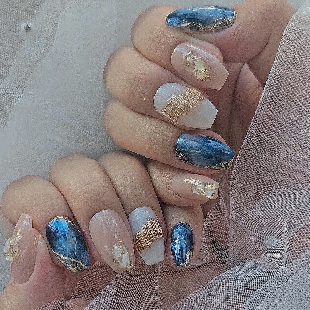 ネイビー×ホワイトニュアンスネイル ネイルチップ（つけ爪） Aulys