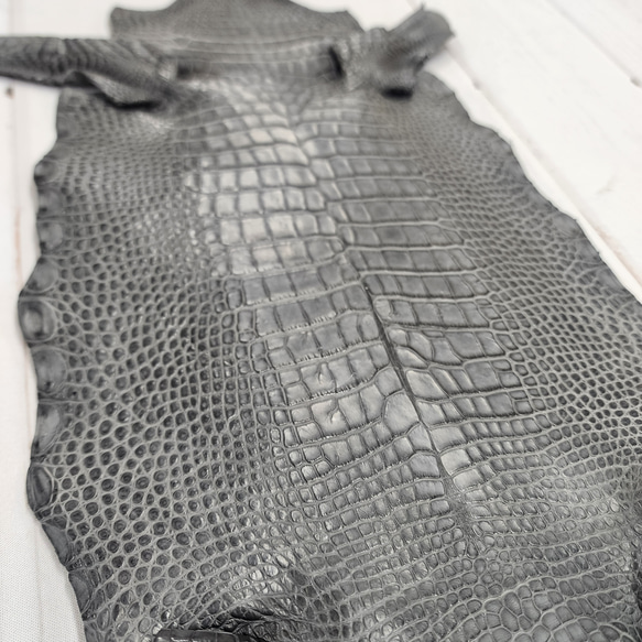 ワニ革　クレイフィニッシュ　墨黒　No.C008673 13枚目の画像
