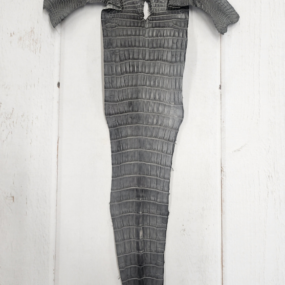 ワニ革　クレイフィニッシュ　墨黒　No.C008673 4枚目の画像