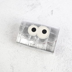 【クロコ型ミラーシルバー/キョロメミニウォレット】思わず誰かに見せたくなる/ミニマムで大人カワイイコンパクト三つ折り財布 4枚目の画像