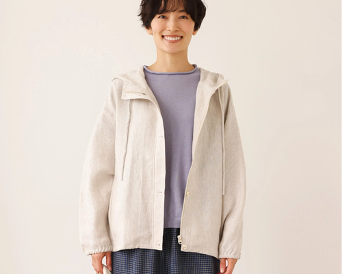 着る人を選ばない、長く愛用できる一枚 リネン100% フード付きブルゾン