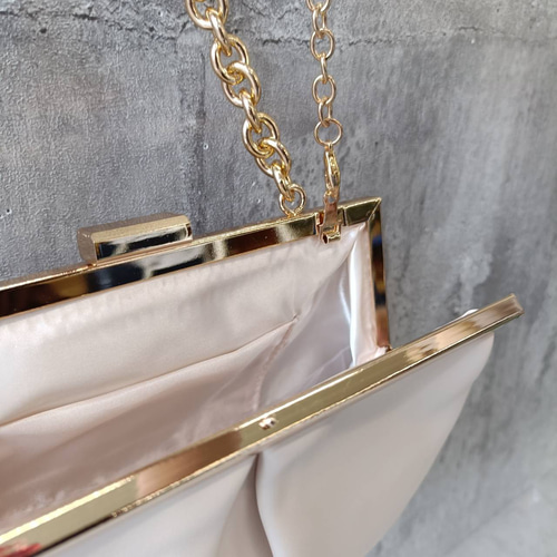 タックデザインクラッチバッグ／パーティーバッグ 結婚式 フォーマル