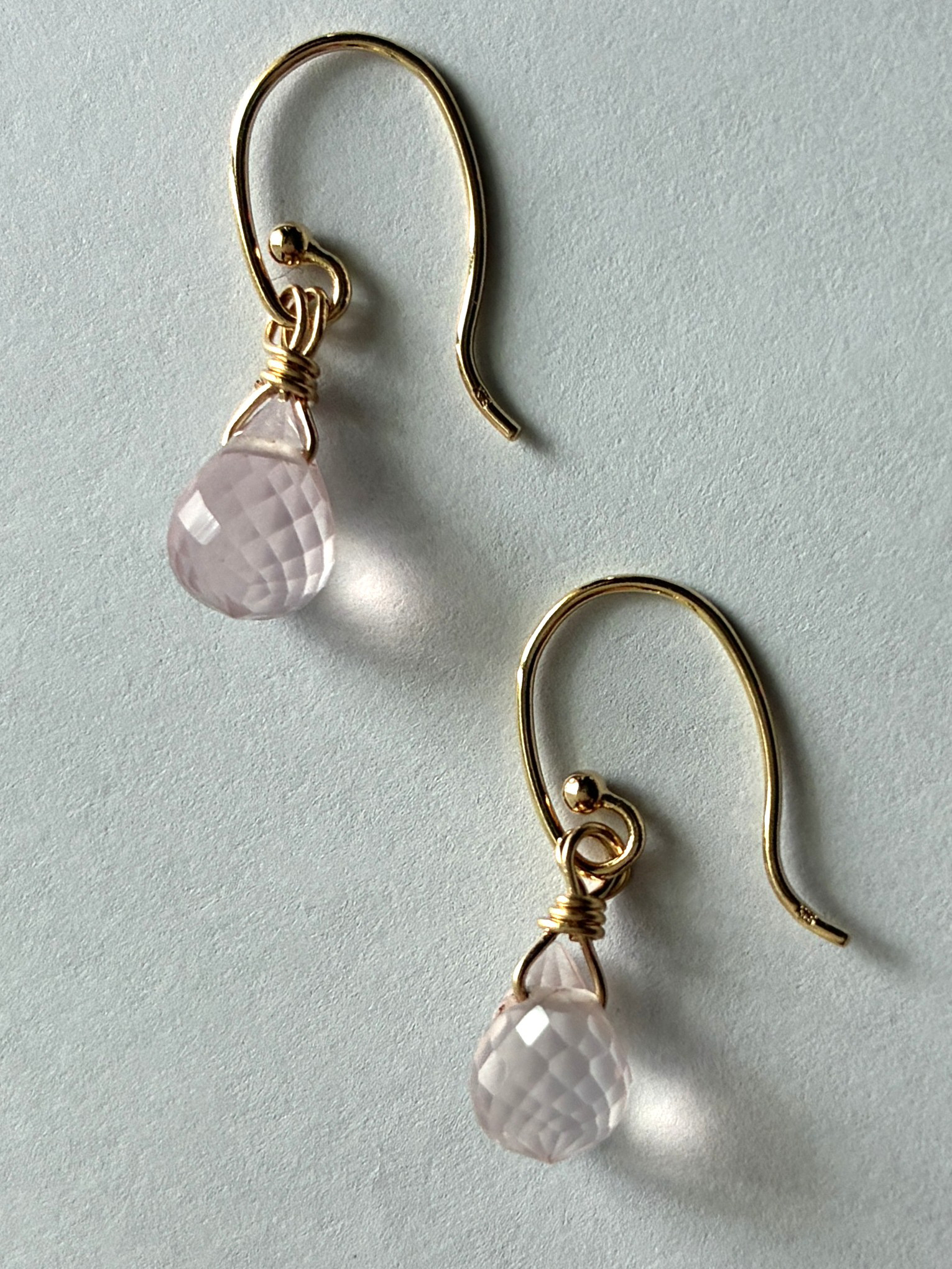 K18　ローズクオーツのドロップピアス