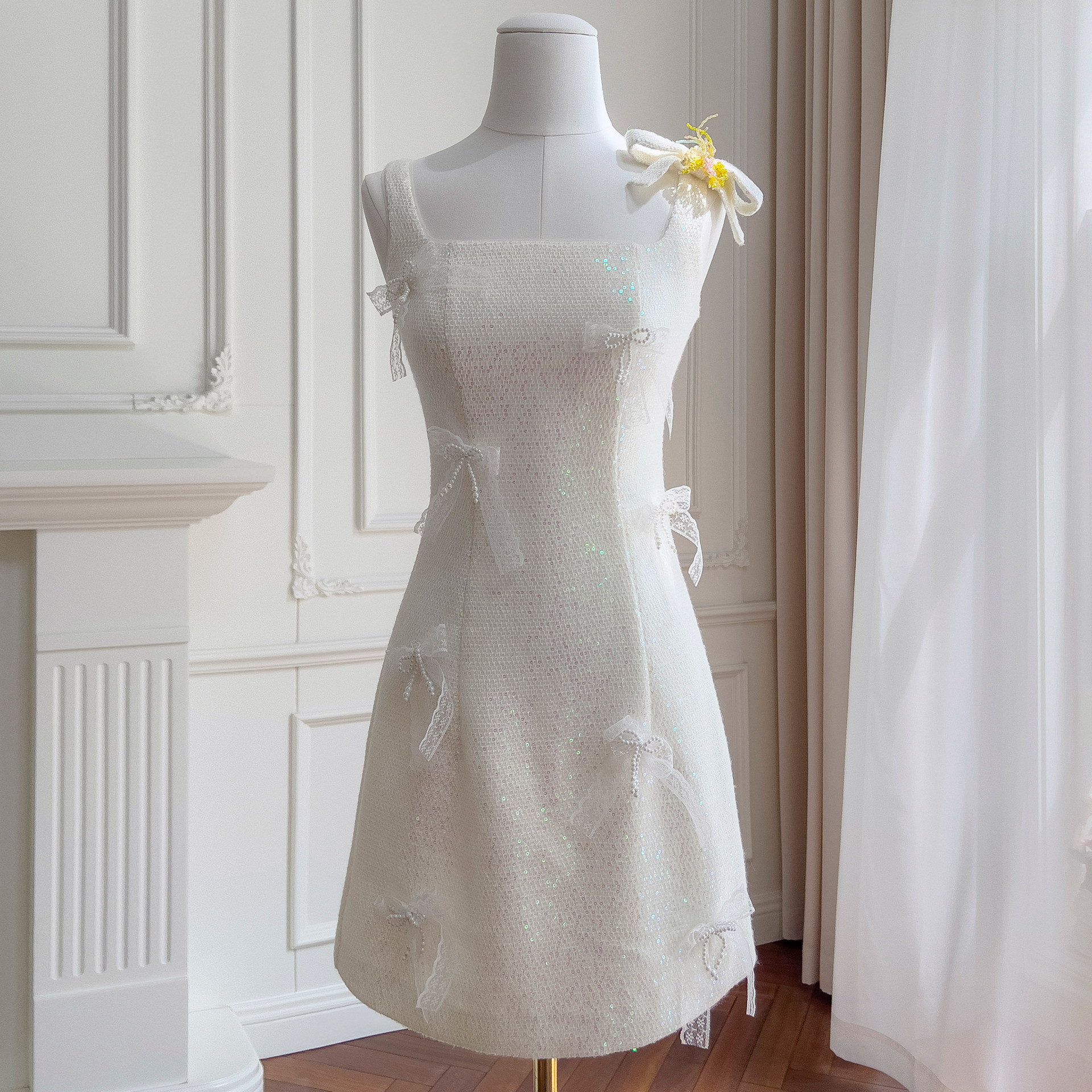 ドレス ウェディングドレス ノースリーブ ショート丈 高級感 白 韓国風 パーティー 前撮り お呼ばれ A9340