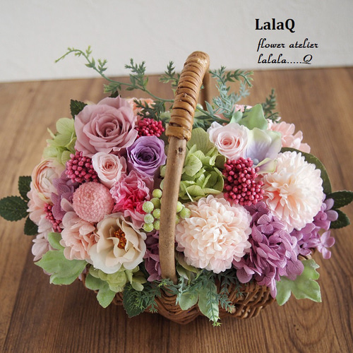 バスケットのフラワーアレンジメント/プリザーブドフラワー ＊両親贈呈