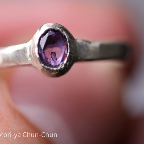 指先に潜む小さな住人】スリランカ産「トシッタ」さんの蛍光非加熱