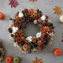 木の実のドライフラワーリース】秋の恵みを感じるナチュラルな玄関飾り