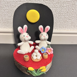 お月見うさぎ(粘土細工)レジンコーティング 1枚目の画像