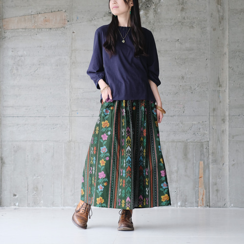 ヴィンテージ チロリアンスカート コインボタン 黒 花柄 ヴィンテージ チロリアンスカート コインボタン 黒 花柄