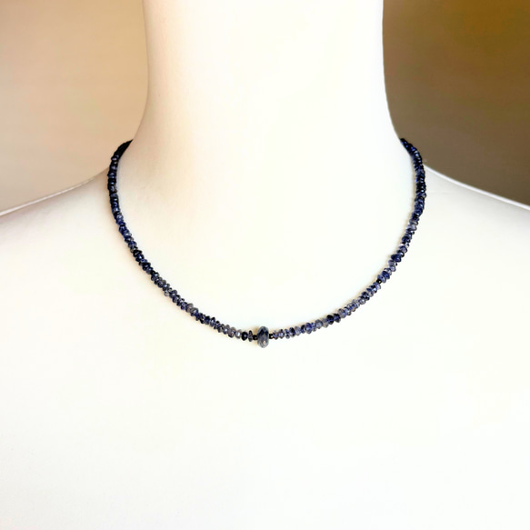 【D27】　カットアイオライトネックレス｜深いブルーが煌めく天然石ジュエリー　天然石　天然石ビーズ 3枚目の画像
