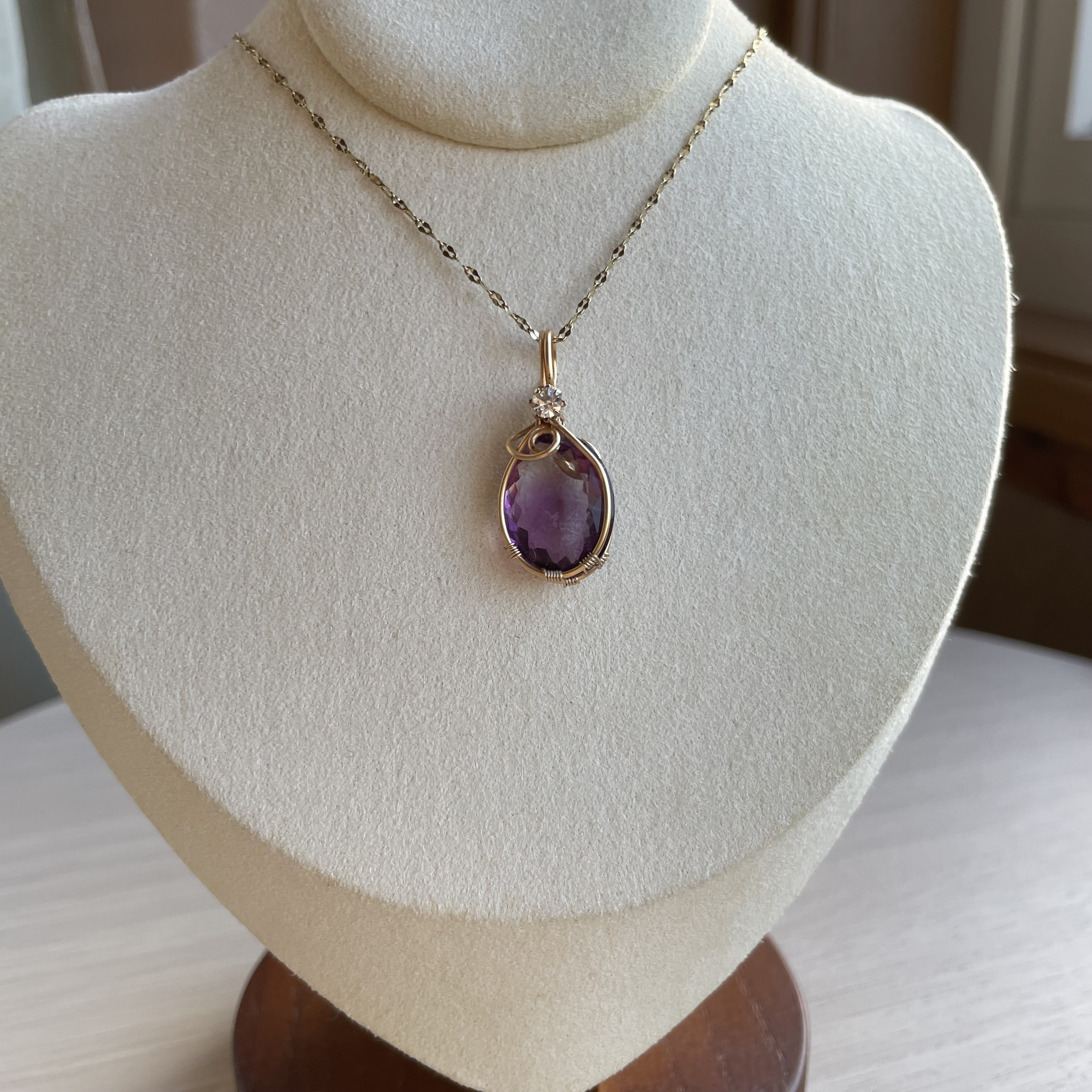 フローライト【虹の翻訳者】〜ブルーから紫グラデーションペンダントトップ