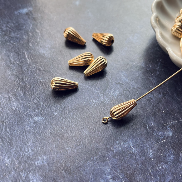 【6個】メタルビーズ＊メロン雫＊ゴールド 1枚目の画像