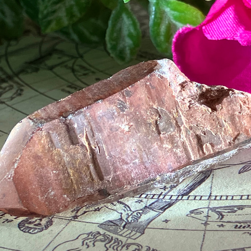 ブラジル ゴイアス州産 レッド レムリアンシードクリスタル 原石 赤