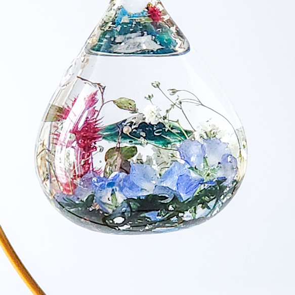 しずく型レジンアート 富士山 逆さ富士 湖 ネモフィラ ドライフラワー 癒し高級インテリア雑貨 3枚目の画像