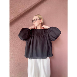 柔軟輕盈，略帶透明感❤️超輕且抗皺❤️聚攏上衣❤️適合日常穿著和正式場合❤️四季❤️珍珠黑 第4張的照片