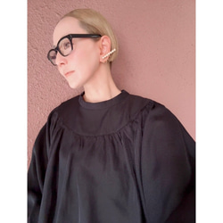 柔軟輕盈，略帶透明感❤️超輕且抗皺❤️聚攏上衣❤️適合日常穿著和正式場合❤️四季❤️珍珠黑 第3張的照片