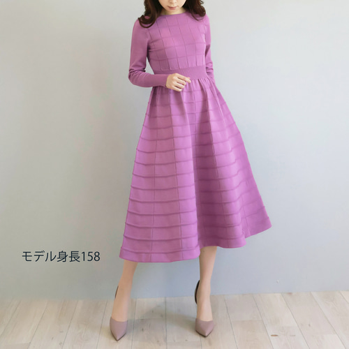 人気のフィットアンドフレア！】ホールガーメント 格子柄長袖フレア