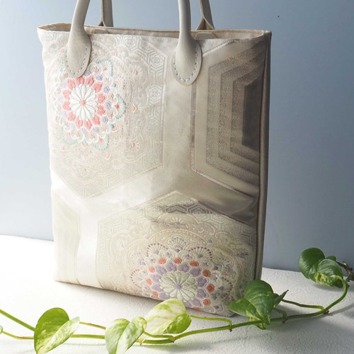 煌びやかな和装トートバッグ／帯リメイク（フォーマル／サブバッグ／和