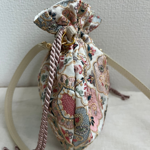合皮ショルダー付き/インド刺繍生地♡まんまる巾着ショルダーバッグ
