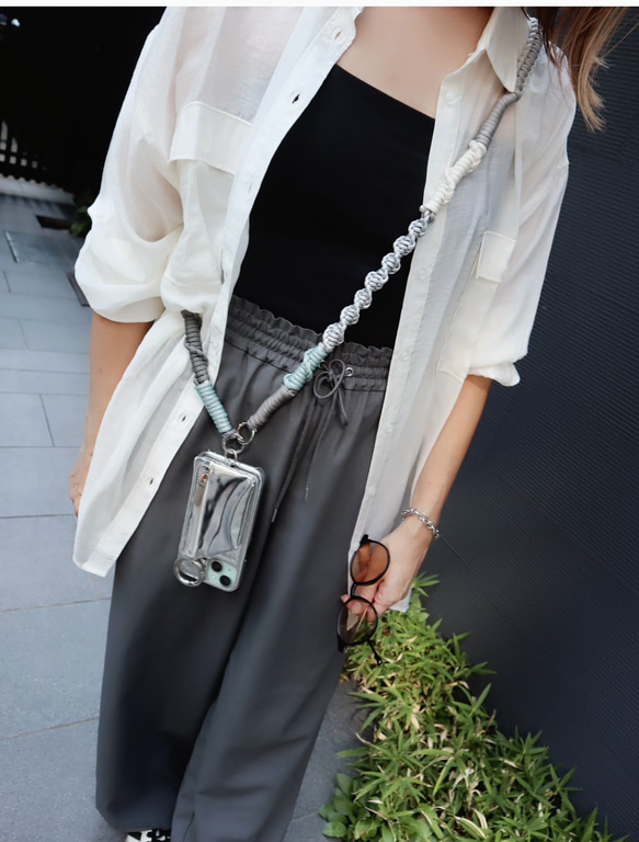 ◼︎スマホショルダーストラップ◼︎《グレイッシュブルー》 パラコードストラップ 10枚目の画像