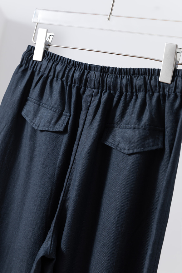 ★立即出貨★ 四季皆宜的舒適闊腿褲。抗皺長褲。藏藍色。 250904-2 第9張的照片