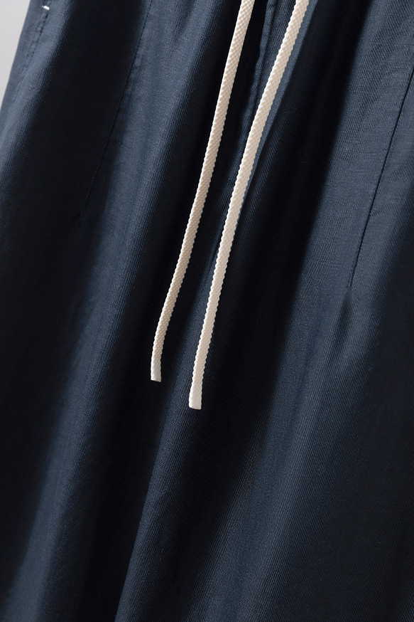 ★立即出貨★ 四季皆宜的舒適闊腿褲。抗皺長褲。藏藍色。 250904-2 第5張的照片