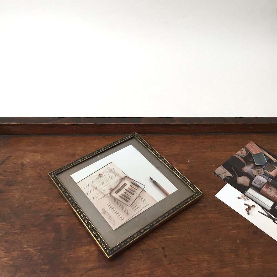 アンティークデンマーク写真たて 湾曲ガラス　標本できる額装　コンベックスガラス　ギフト　プレゼント