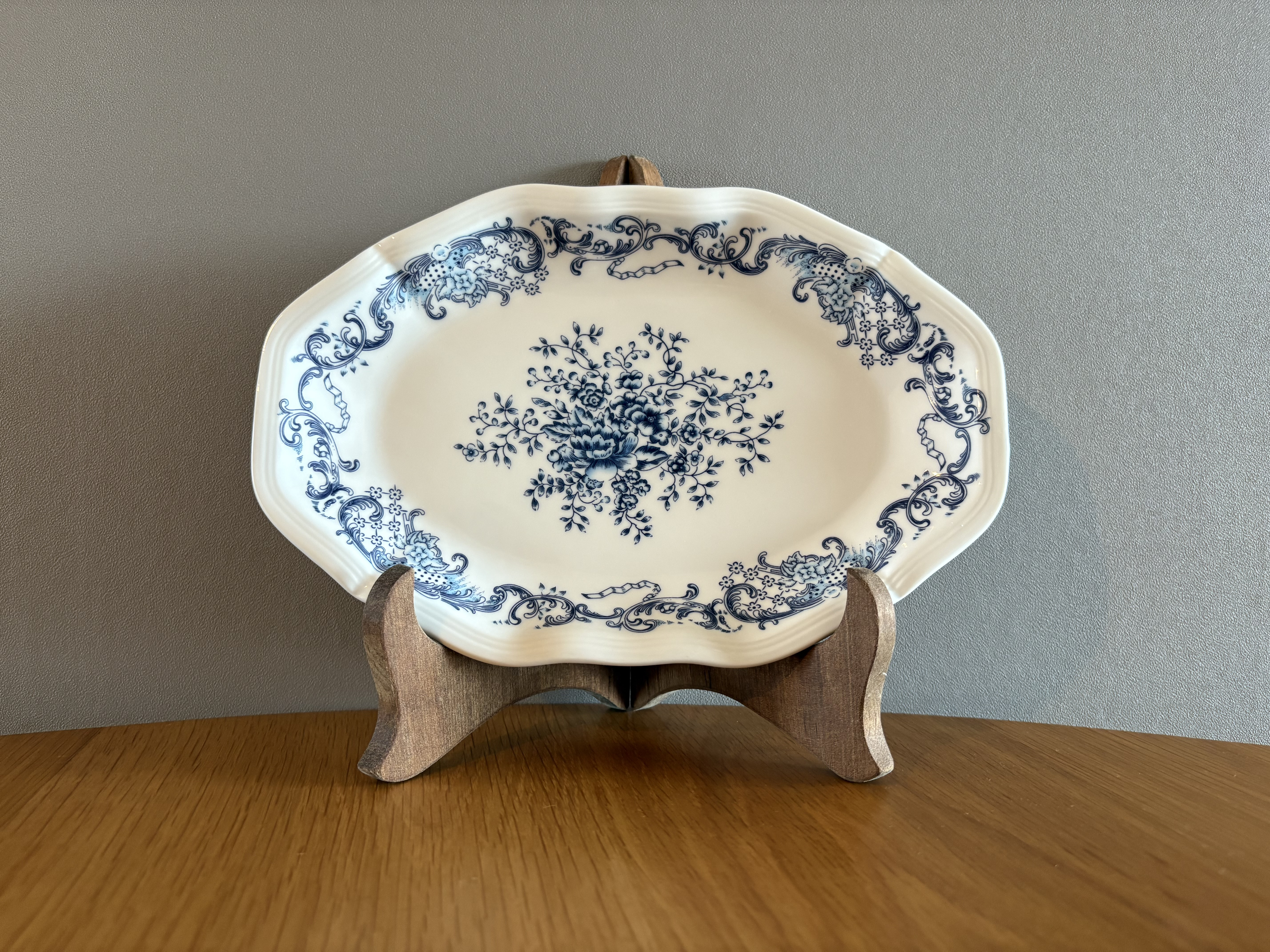 ヨーロッパの古い花柄のラヴィエ　　陶器　アンティーク デザート プレート 皿　蚤の市　ブロカント