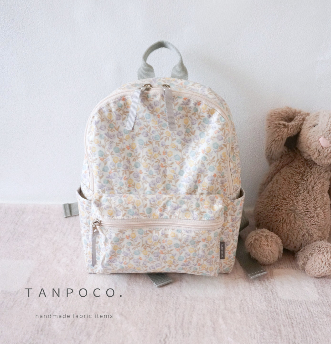 ベビーリュック＆キッズリュック　小花柄　女の子　一升餅リュック 1歳お祝い 通園 通学　防水ラミネート　おしゃれ