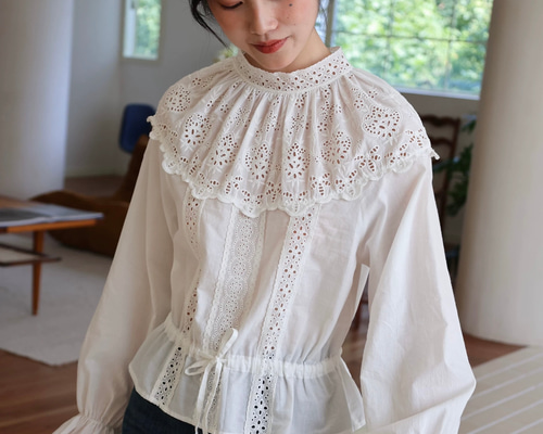 2色 ビンテージ風カットレース ペプラム裾 長袖ブラウス【春秋】白