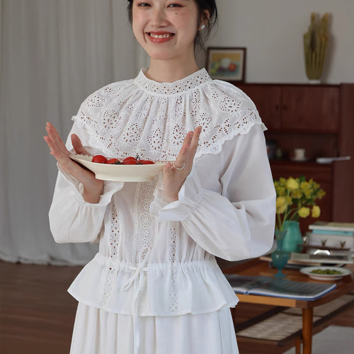 2色 ビンテージ風カットレース ペプラム裾 長袖ブラウス【春秋】白