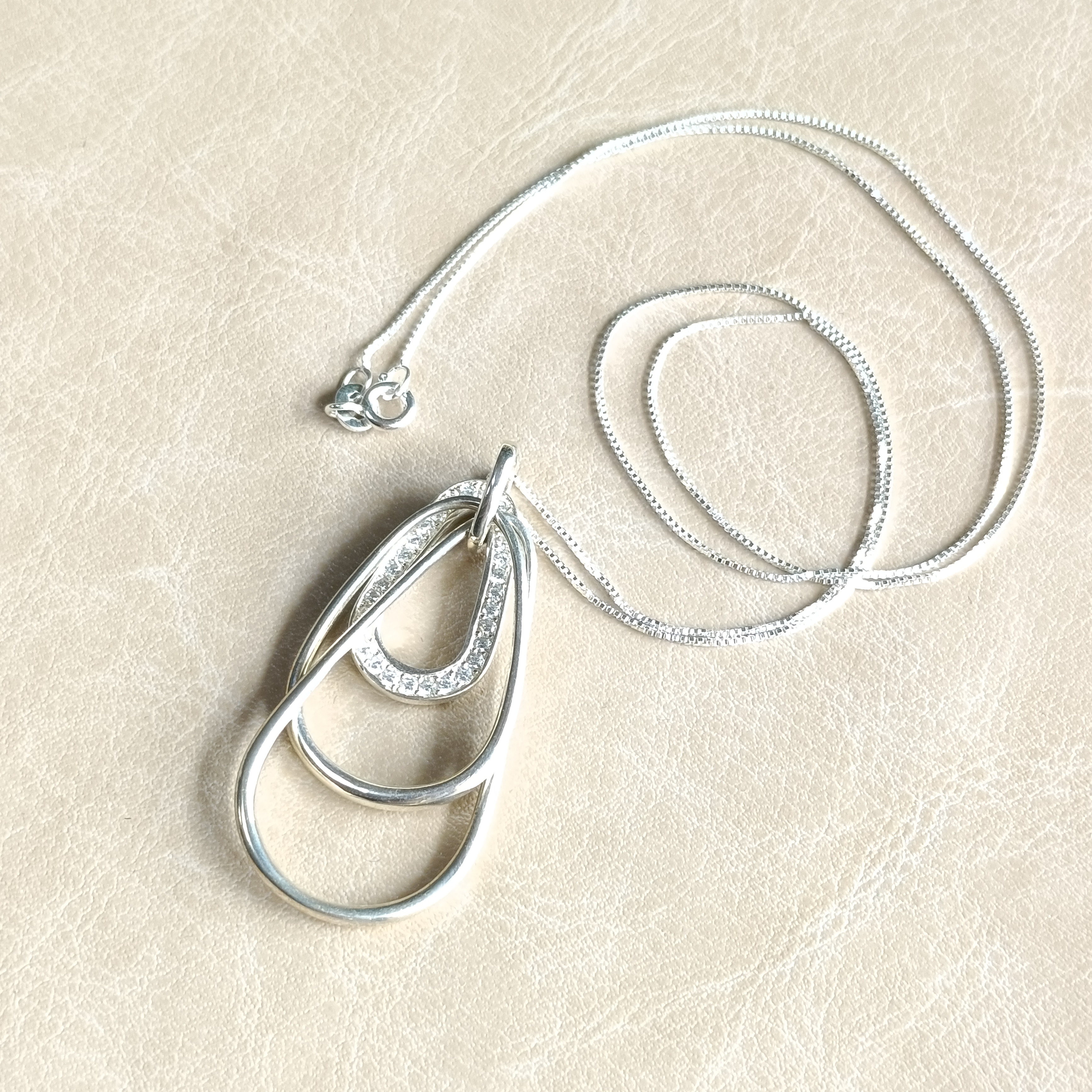 ［SV925］Kyouteki-鏡滴- ３連ドロップネックレス　雫　ペアシェイプ　瓢箪　三角　フラワー トリリアント