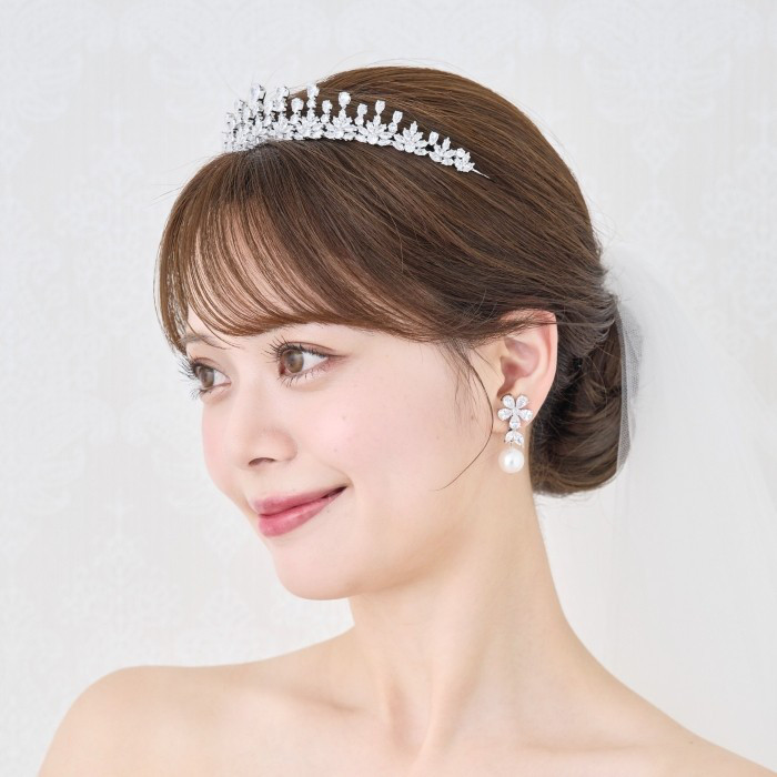 ME277　ブライダルイヤリング　お花　パール 花嫁イヤリング　小枝　結婚式　前撮り　ウェディングイヤリング 　ピアス