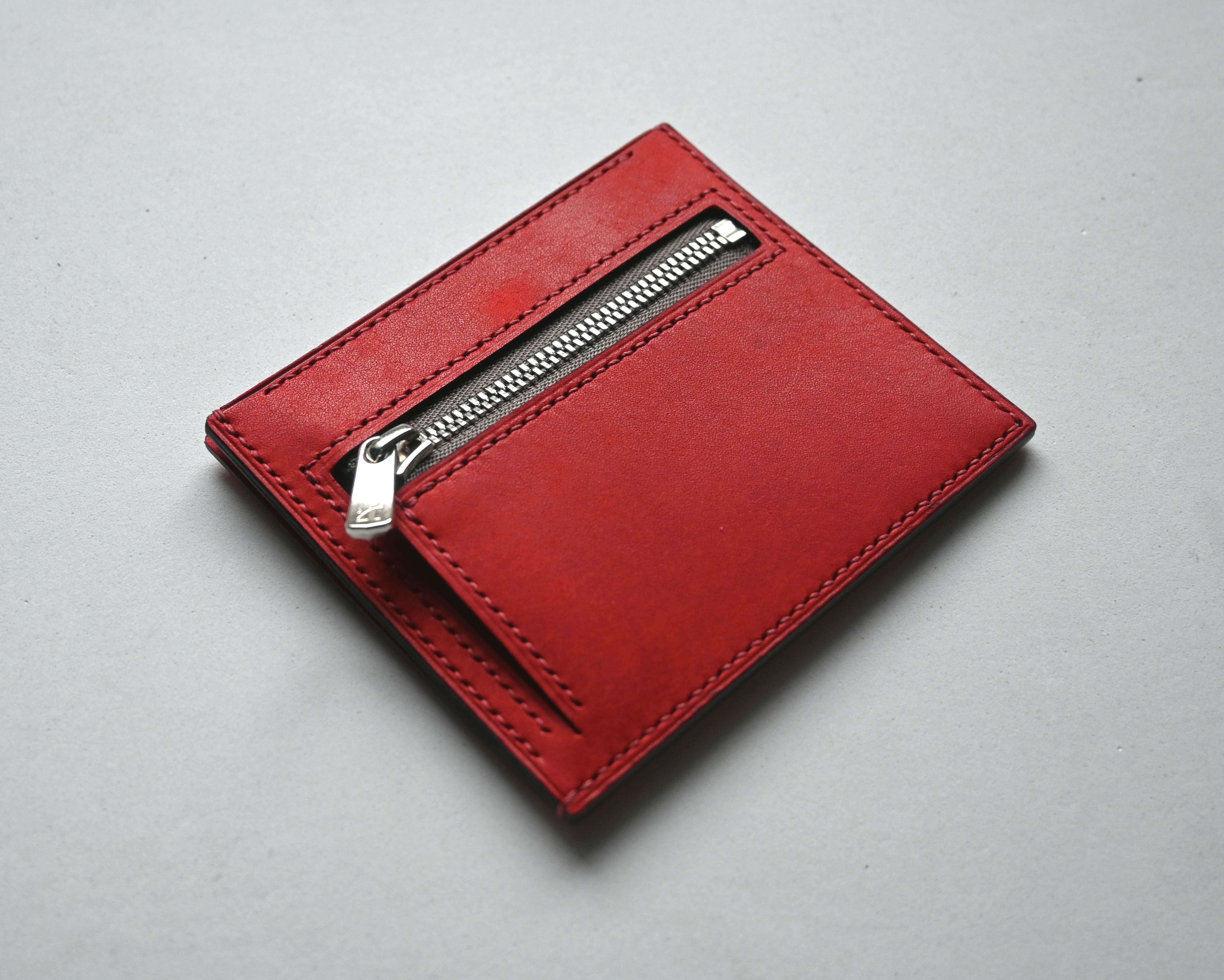 薄くて小さなフラグメントケース【レッド】財布　イタリアンレザー　マルゴー